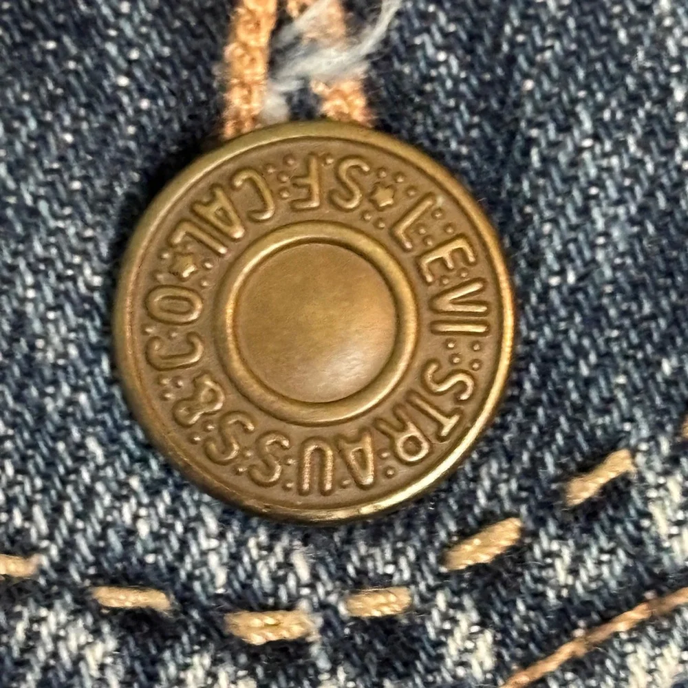 Levis levis 545